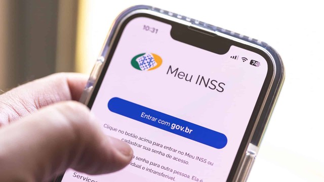 Prova de vida do INSS por WhatsApp é golpe? Saiba identificar mensagens fakes