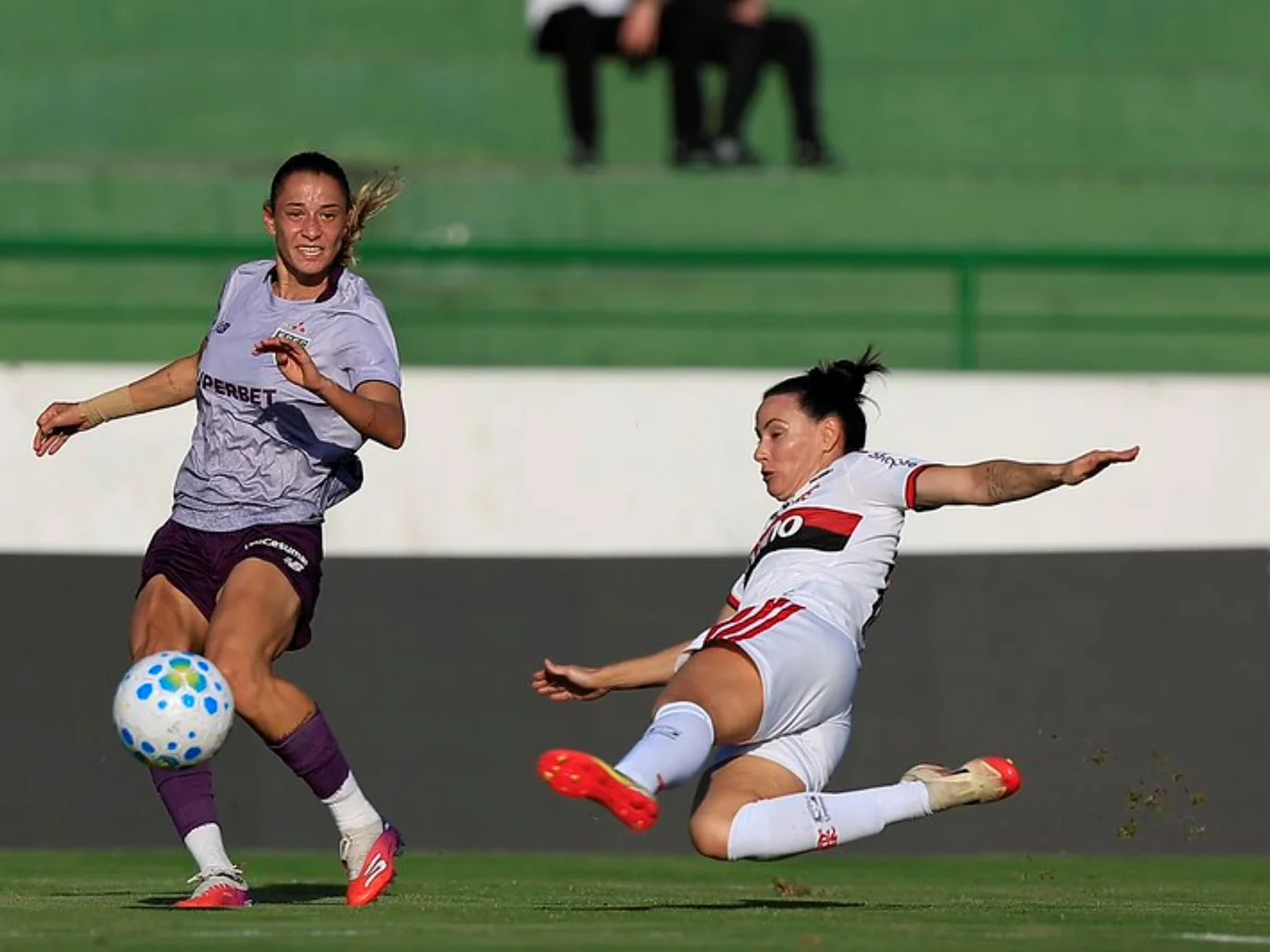 São Paulo vence Flamengo e vai à final do Brasileirão Feminino