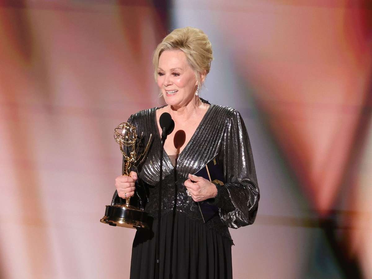 Jean Smart faz história no Emmy com quinto prêmio de Melhor Atriz por 'Hacks'