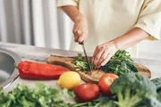 Bolo de milho engorda? Nutricionista explica como incluir na dieta