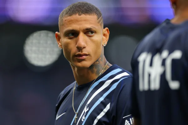 Admar detalha tentativa do Vasco por Richarlison: “Tentamos de tudo” - destaque galeria