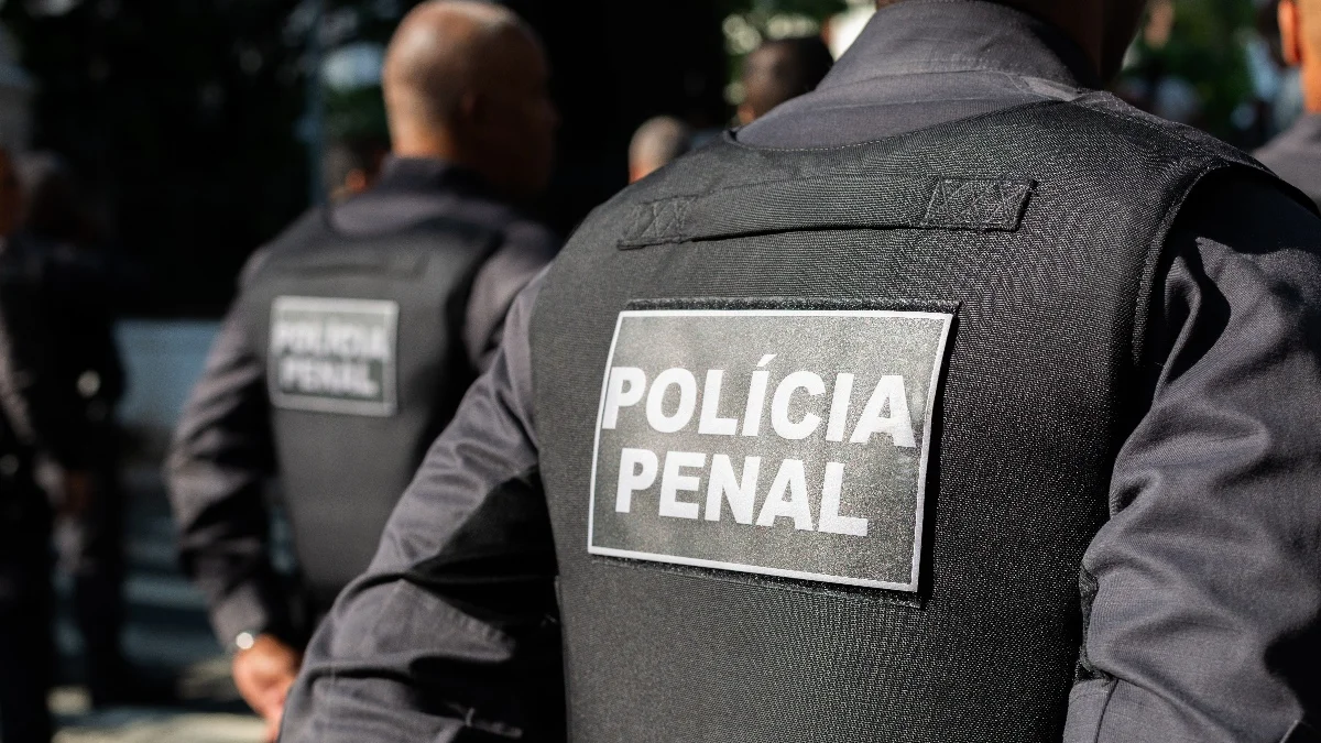 Pai acusa policial penal do Rio de aliciar menina de 12 anos e enviar fotos
