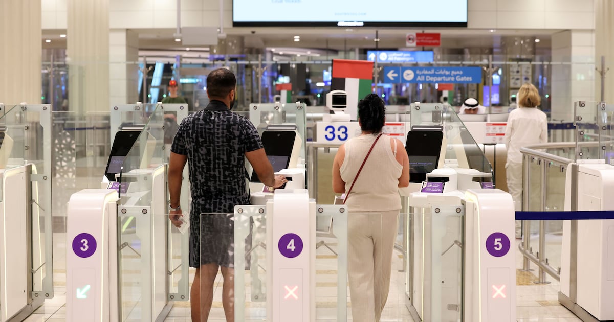 A Nova Zelândia alivia o aviso de viagem para os EAU, impulsionando o setor do turismo em recuperação.