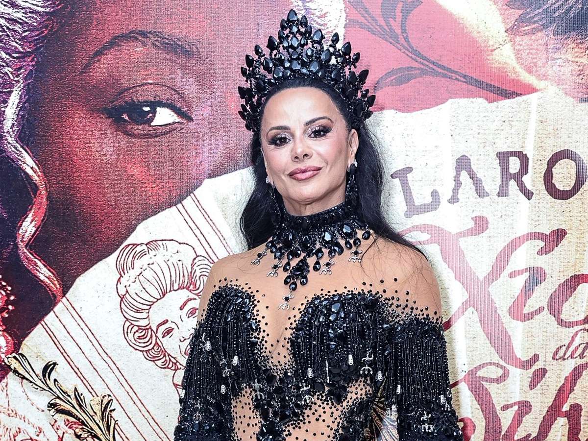 Viviane Araújo, Pedro Scooby e mais famosos em festa na quadra do Salgueiro; veja fotos