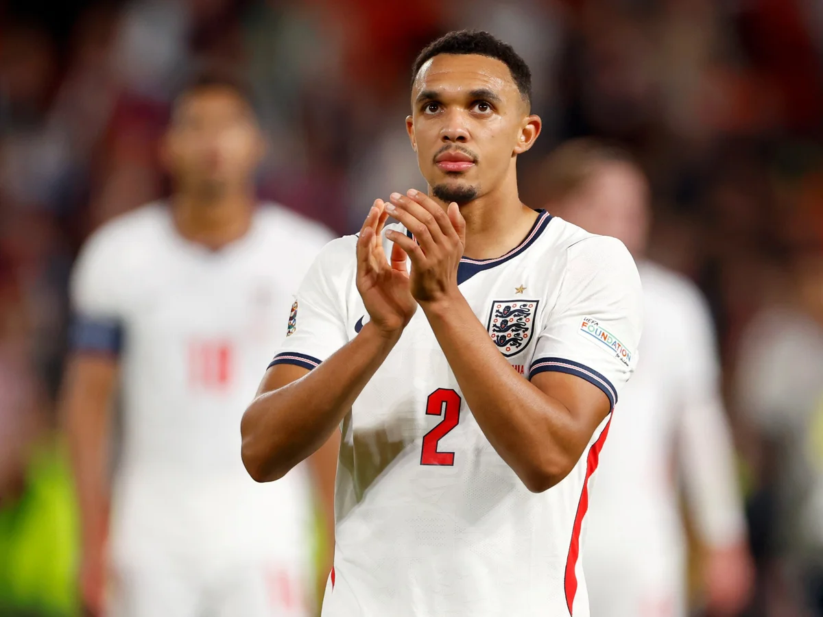 Fora da Copa, Arnold afirma que sempre acreditou no retorno à Inglaterra