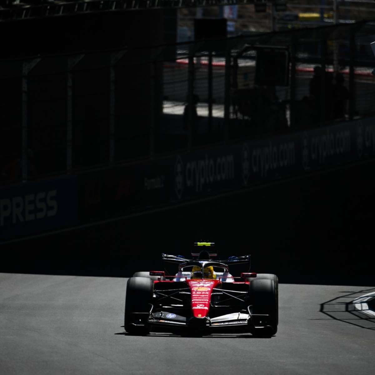 F1: Hamilton abandona GP da Espanha após falha nos freios