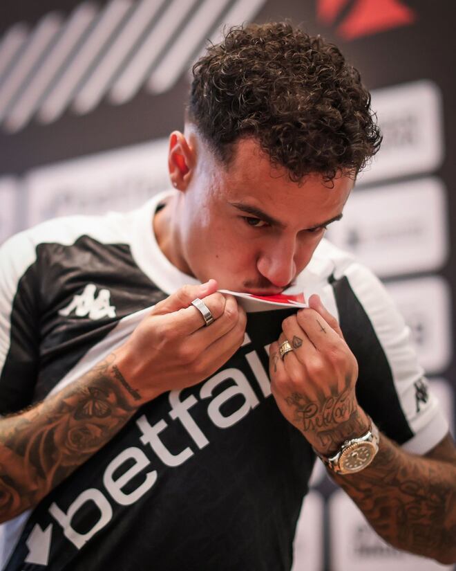 Pedrinho sabe: Philippe Coutinho abriu mão de R$ 12 milhões para jogar no Vasco. E a depressão do meia. Neymar quis acabar com a injustiça. Recuperar o amigo