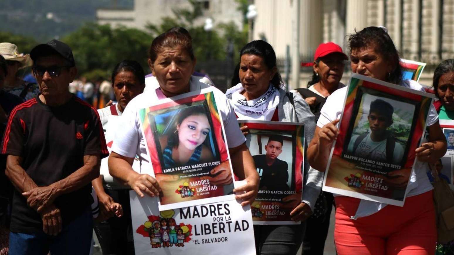 O grupo Mães pela Liberdade foi criado espontaneamente pelas mulheres que se encontravam na porta das prisões e dos tribunais, perguntando pelos seus familiares