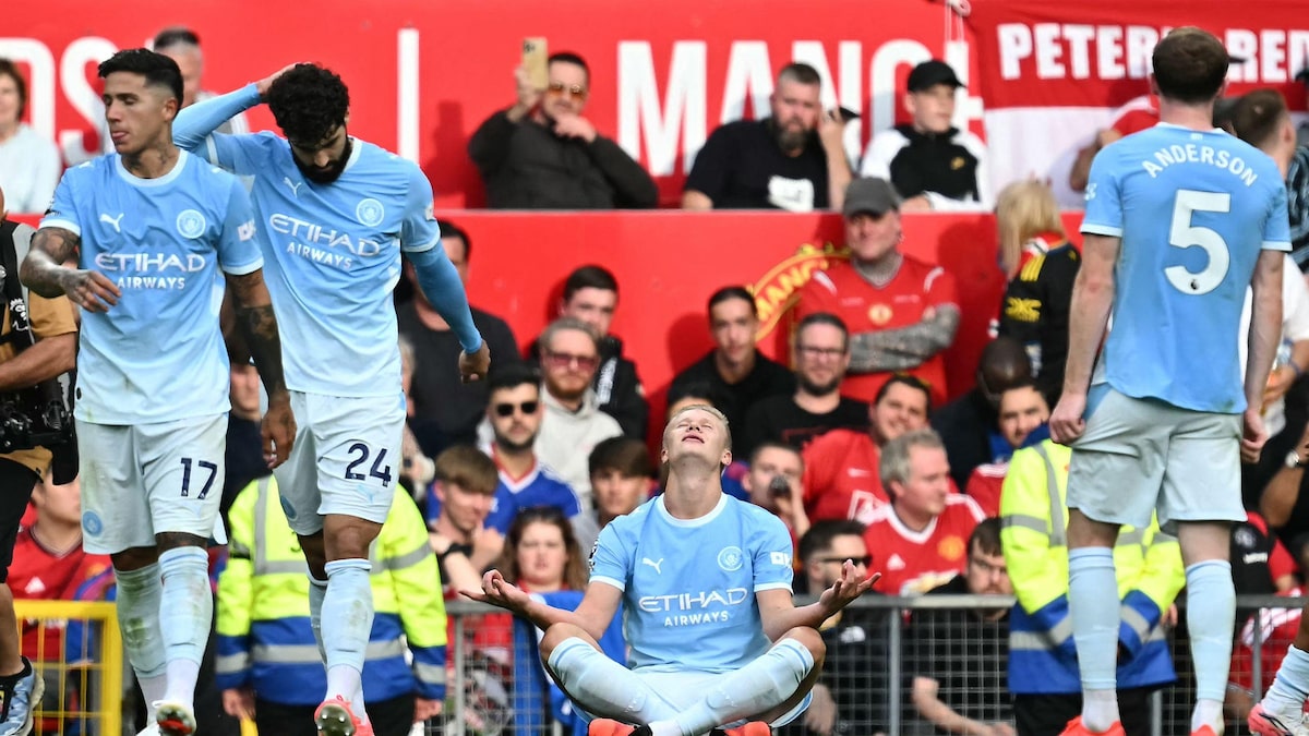 City vence United com um a menos no dérbi de Manchester e mantém 100% na Premier League