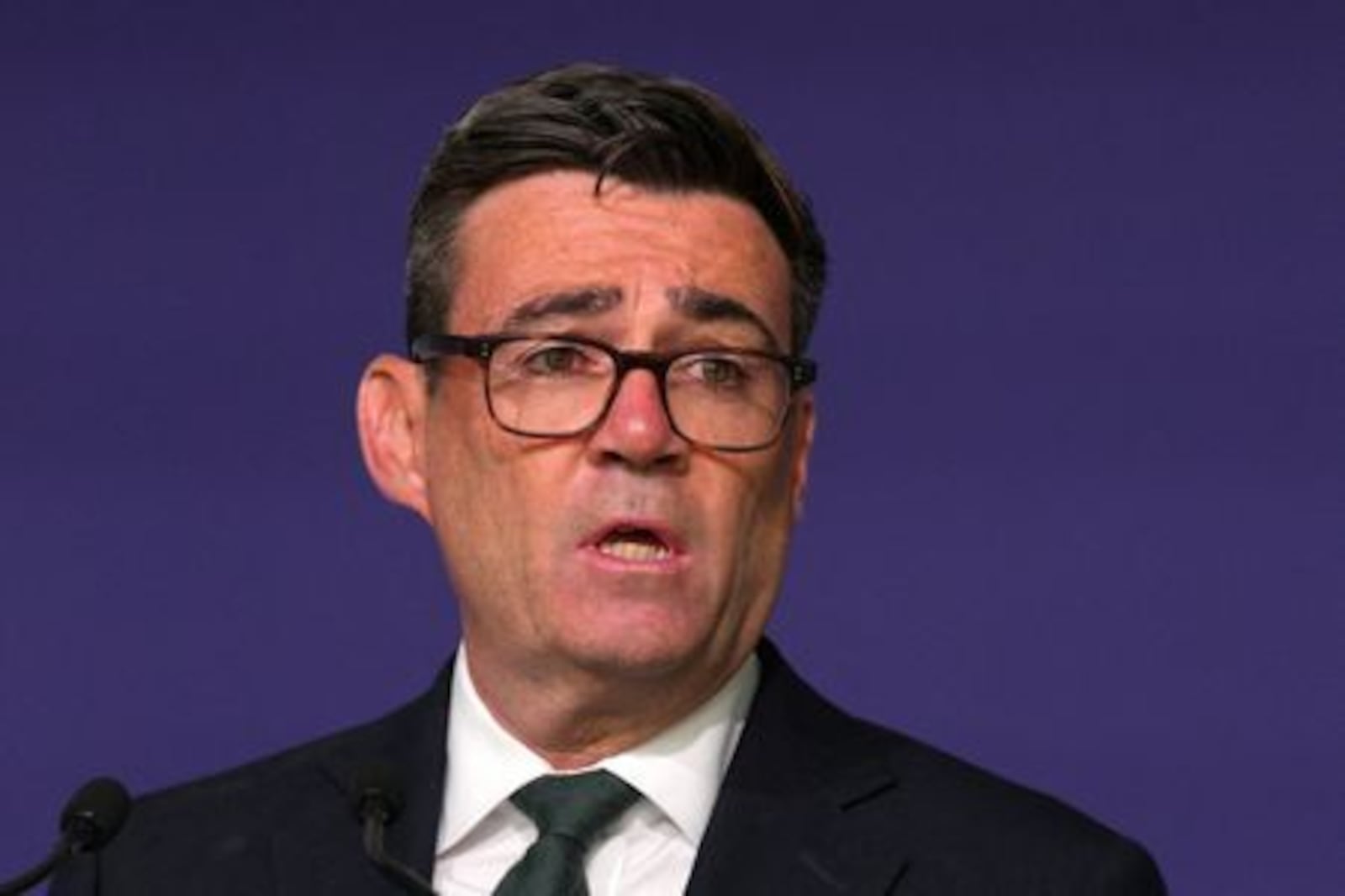Andy Burnham sugere novas opções de integração para revitalizar a economia britânica Carl Court/Pool via Reuters