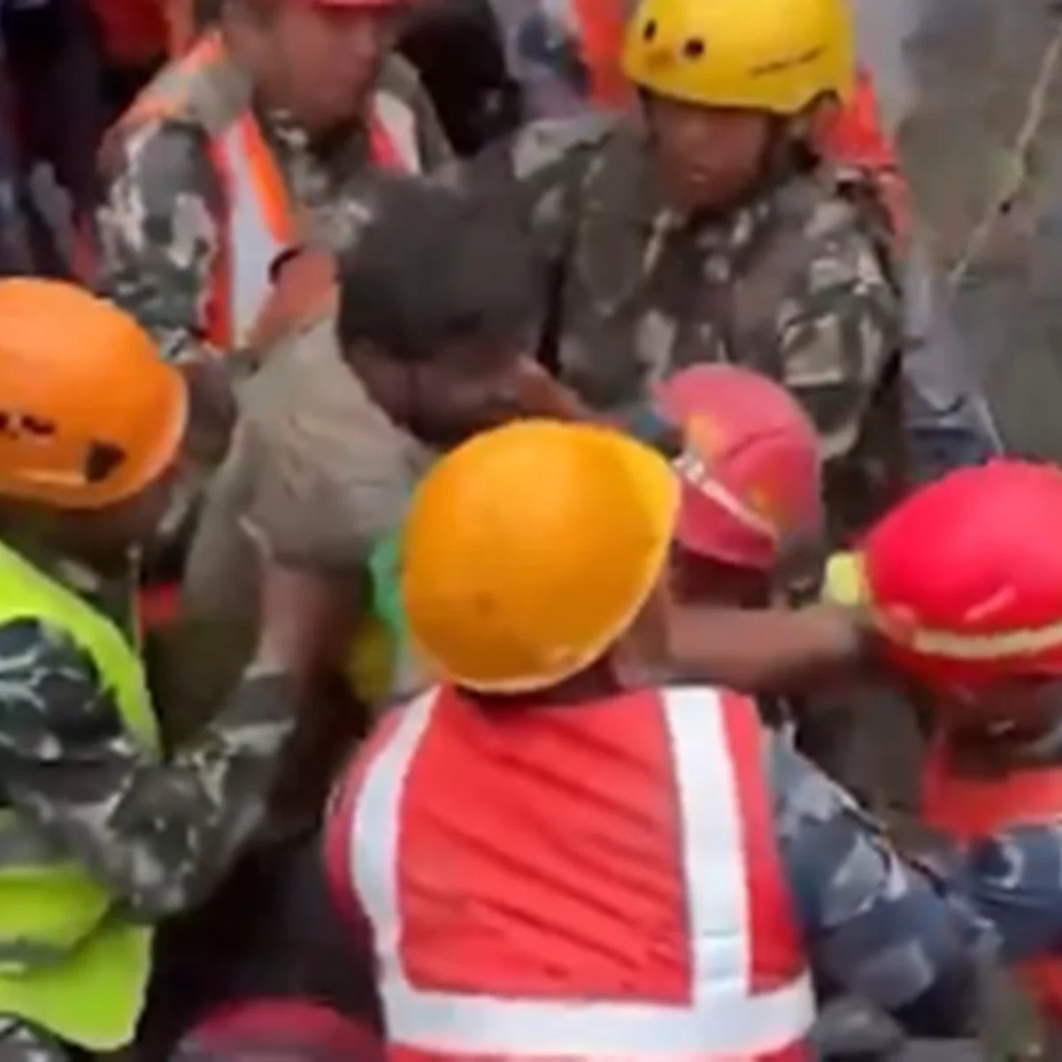 Crise climática provavelmente causou inundações no Nepal, diz estudo
