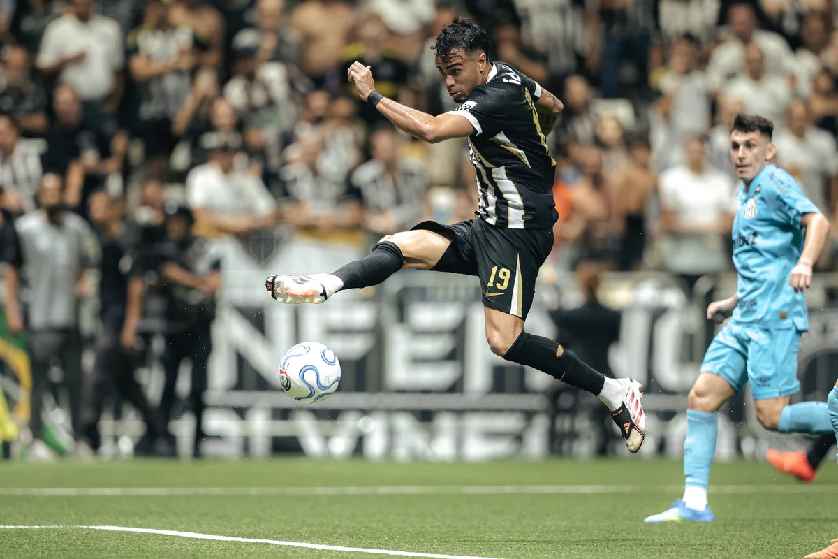 Reinier finaliza e marca gol para o Atlético-MG