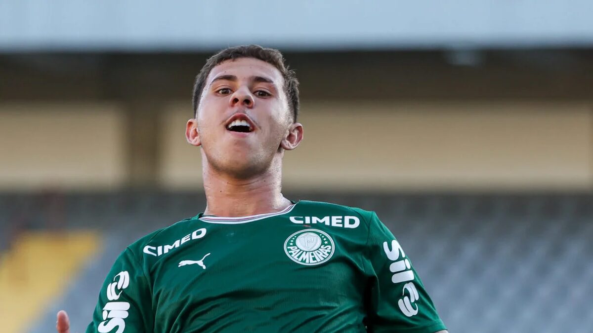 Palmeiras afasta jogador do sub-20 após denúncias de agressão física por ex-mulher
