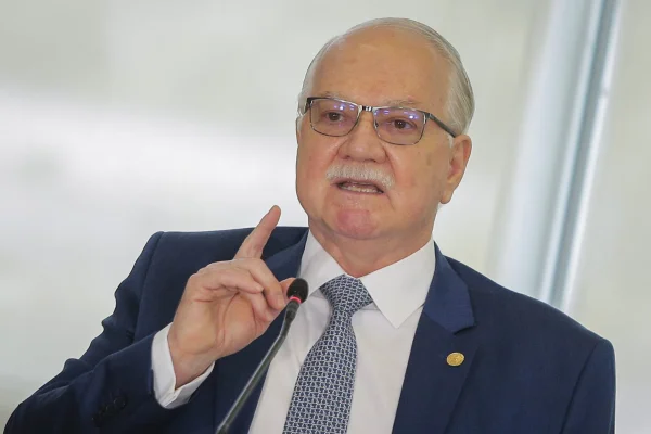 A arma política que Edson Fachin tirou de André Mendonça