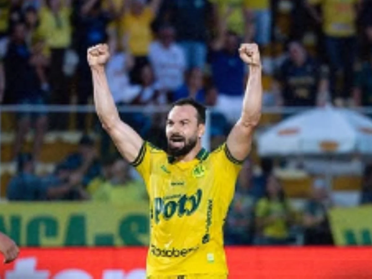 Muralha tem falhas bizarras, mas Mirassol empata com Vitória no Brasileirão