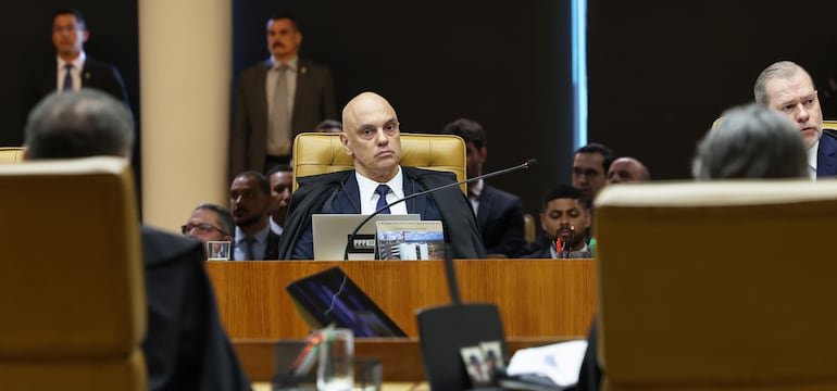 Nas redes, esquerda vê impacto eleitoral em sessão sobre Moraes e cobra dados sobre Flávio