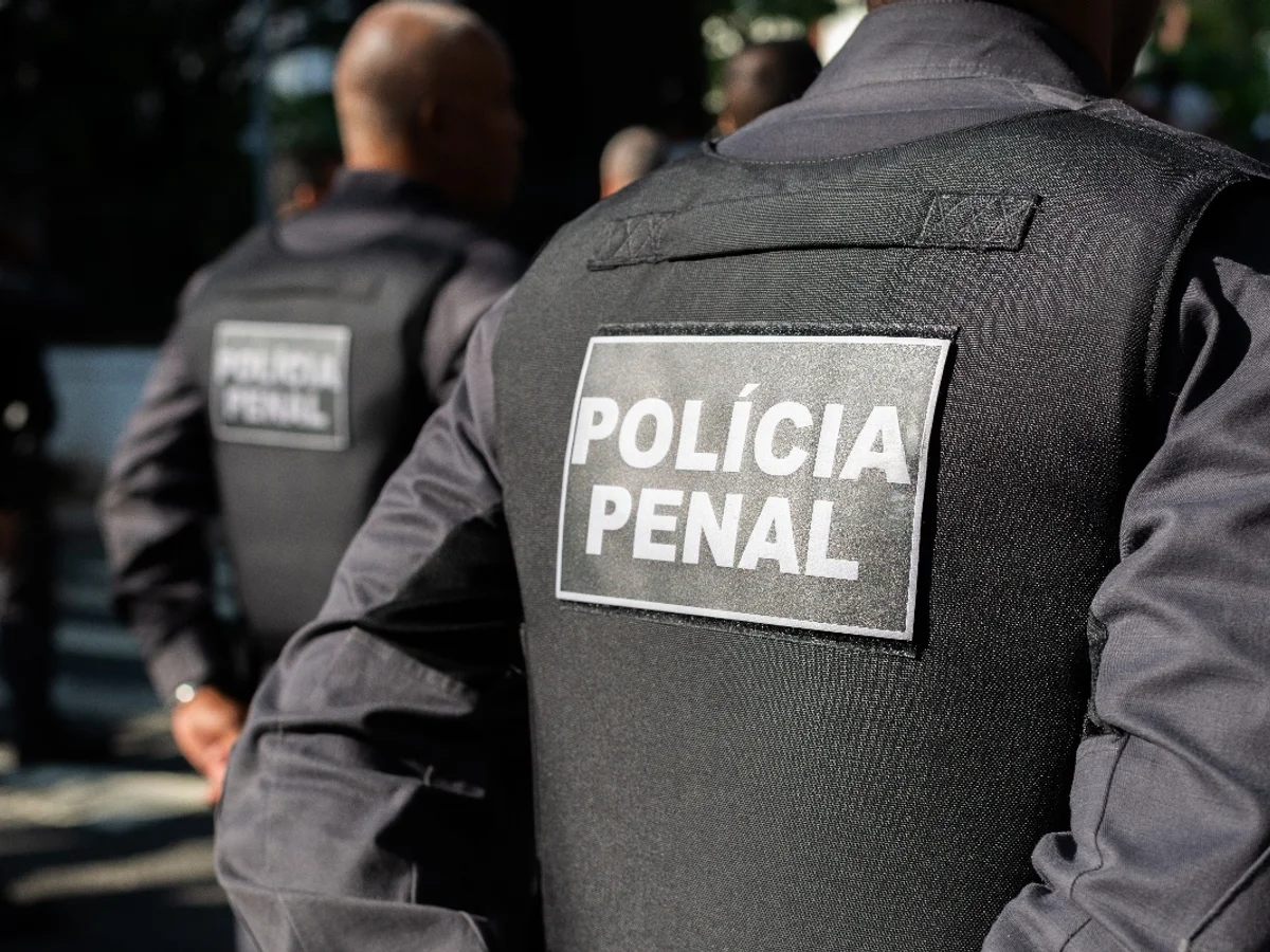 Pai acusa policial penal do Rio de aliciar menina de 12 anos e enviar fotos