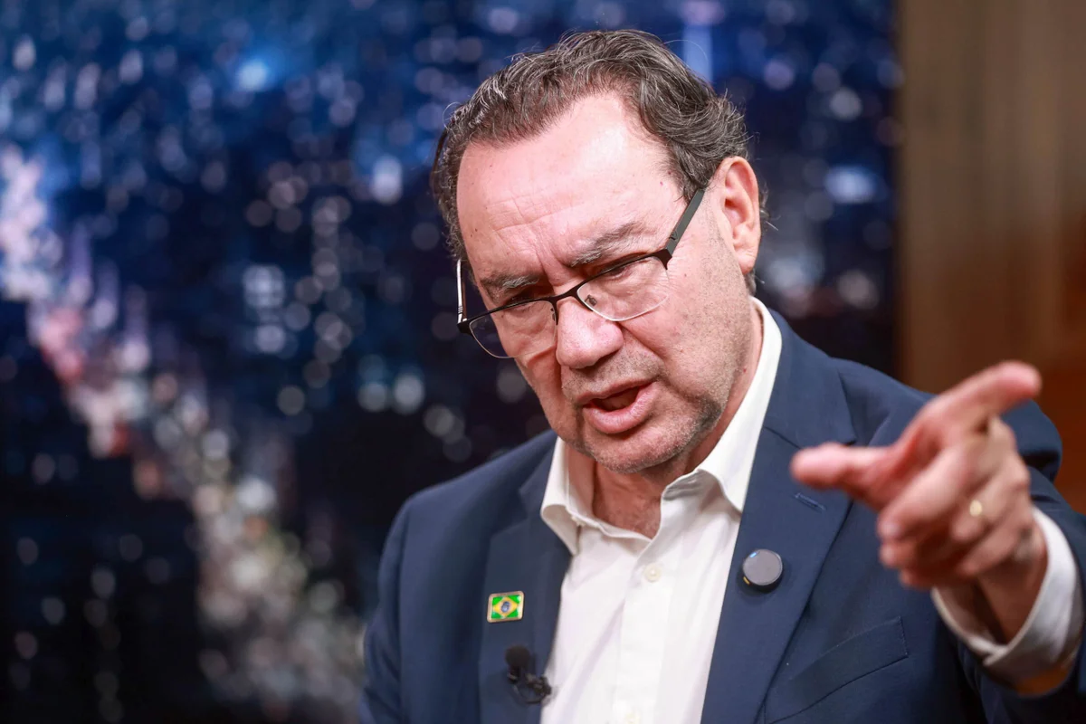 "Lula ama o cargo, não os pobres", diz Cury ao falar sobre Bolsa Família