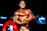 Imagem da matéria: Ramon Dino decepciona na defesa de título e fica em 3º lugar no Mr. Olympia