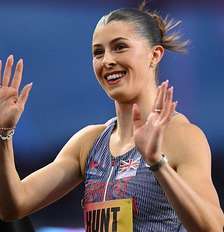 'Sydney Sweeney, esta é a aparência das mulheres no esporte', declarou a corredora Amy Hunt sobre o anúncio Foto: Getty Images / BBC News Brasil