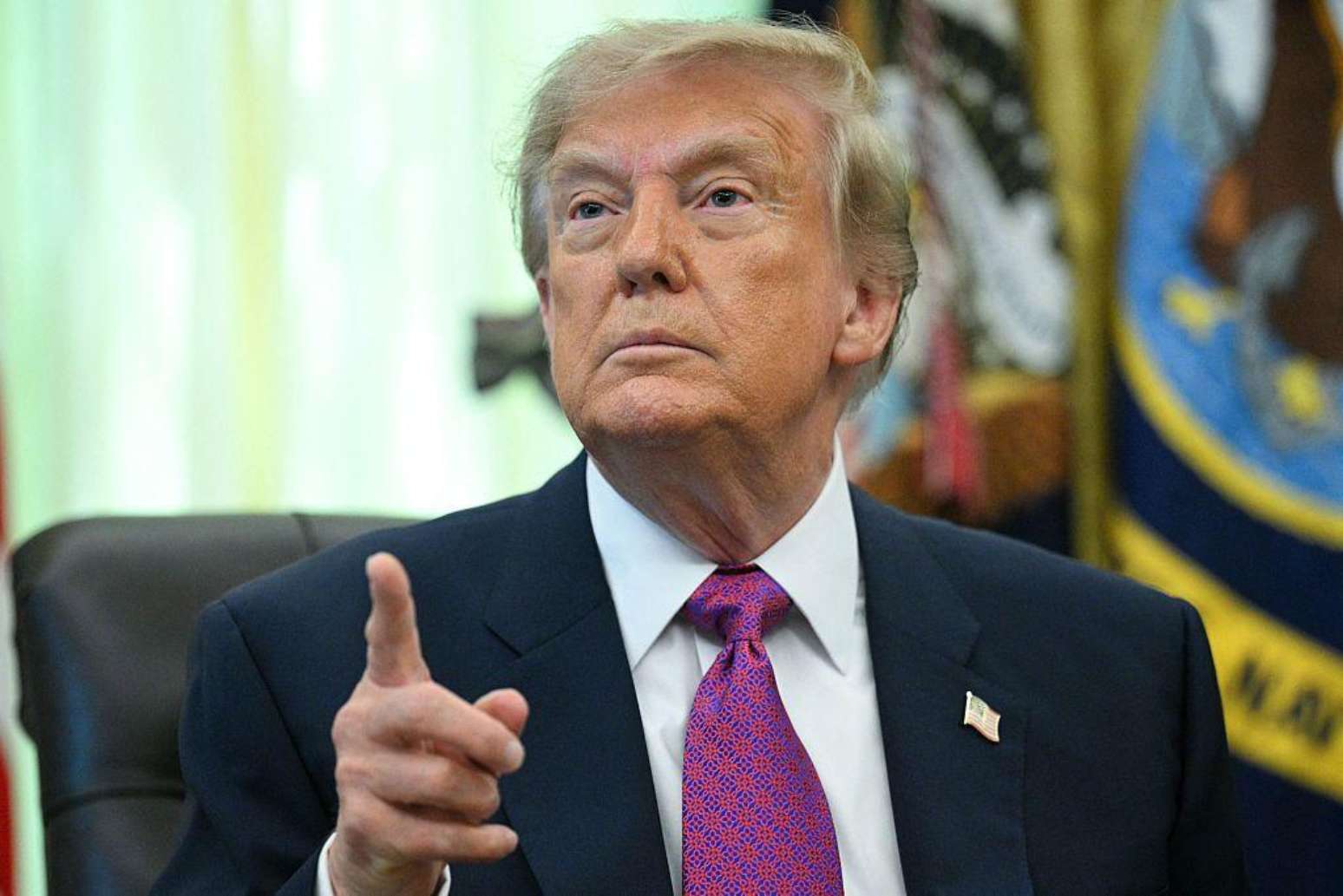 O governo de Donald Trump tenta influenciar a elei&ccedil;&atilde;o presidencial brasileira, e a hist&oacute;ria recente da Am&eacute;rica Latina mostra que press&otilde;es externas desse tipo podem funcionar, diz Peter Birle