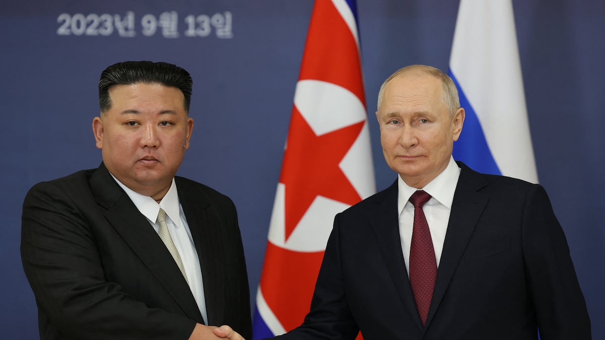Kim Jong-un promete em uma carta seu "apoio inalterável" a Putin na guerra contra o Ucrânia