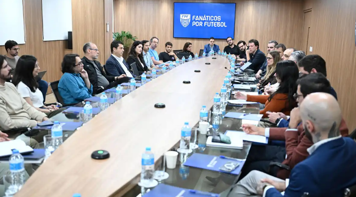 Clubes paulistas se articulam contra projeto que restringe publicidade de casas de apostas