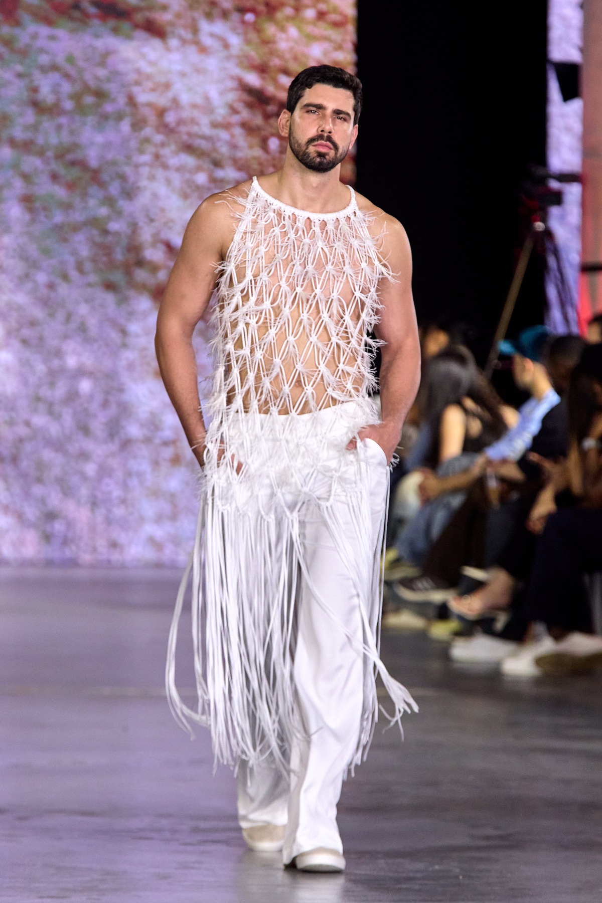 Franjas e movimento são tendência nos desfiles do Metrópoles Catwalk