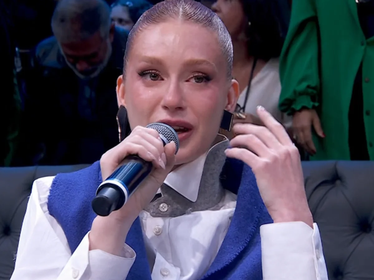Vídeo: Marina Ruy Barbosa chora após homenagem dos sobrinhos ao vivo
