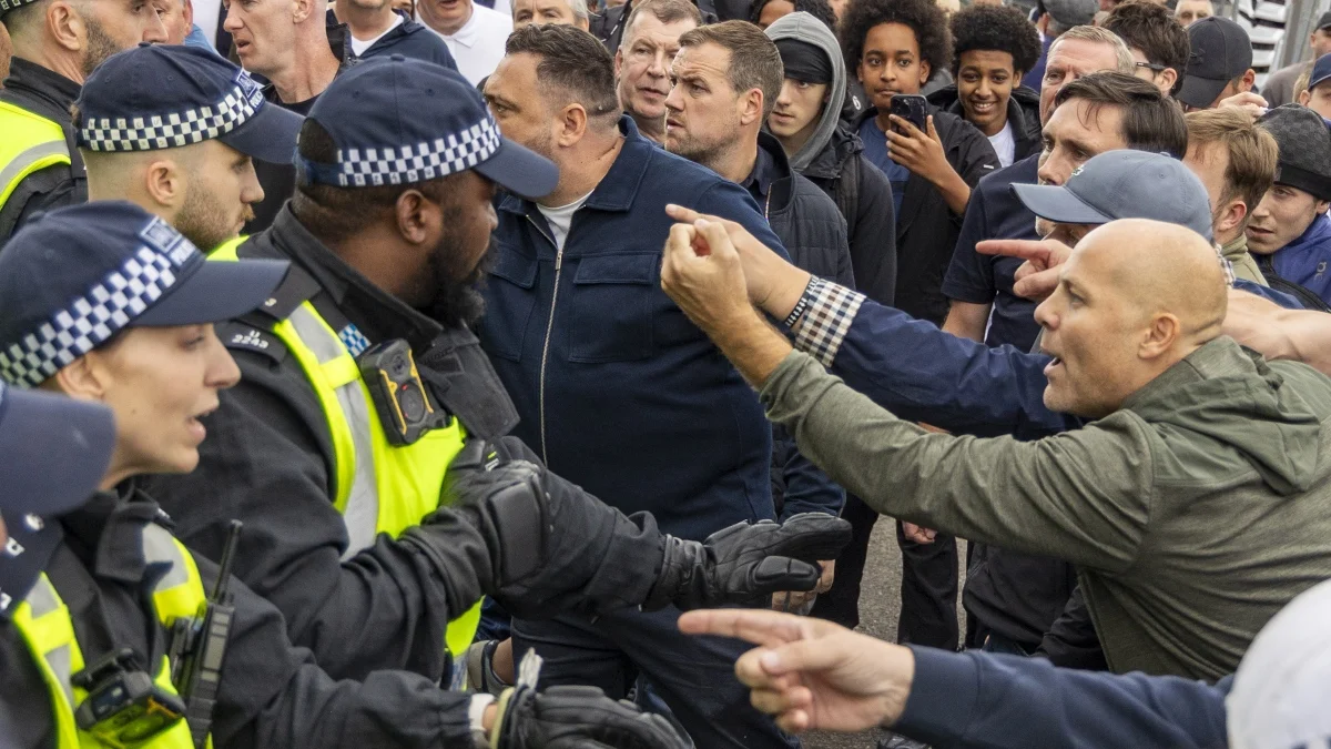 Torcedores são presos na Inglaterra durante o clássico Millwall x West Ham