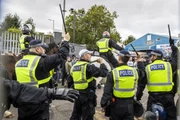 Cerca de 400 policiais trabalharam no clássico Millwall x West Ham