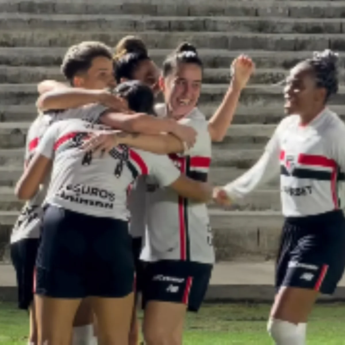 São Paulo vence Flamengo de virada na semifinal do Brasileirão Feminino