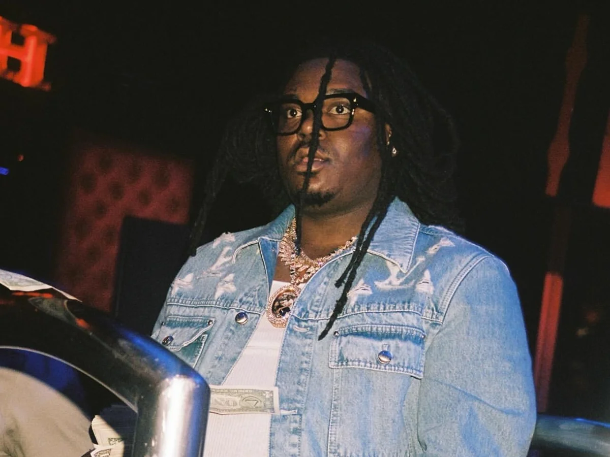 Vídeos mostram rapper Lucki esfaqueado no rosto após briga nos EUA. Veja
