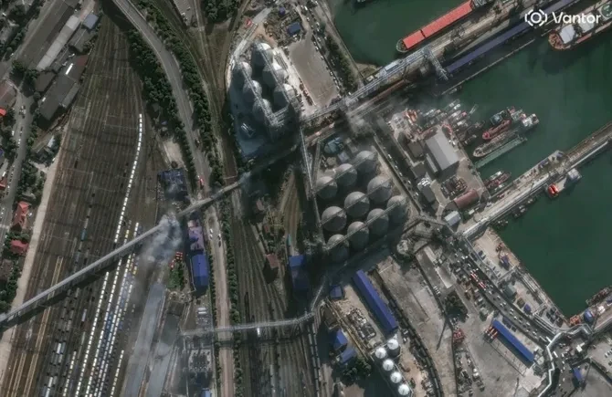 A Rússia diz que ataque de drone danifica instalações em Togliatti; Ucrânia afirma ter atingido refinaria petroquímica