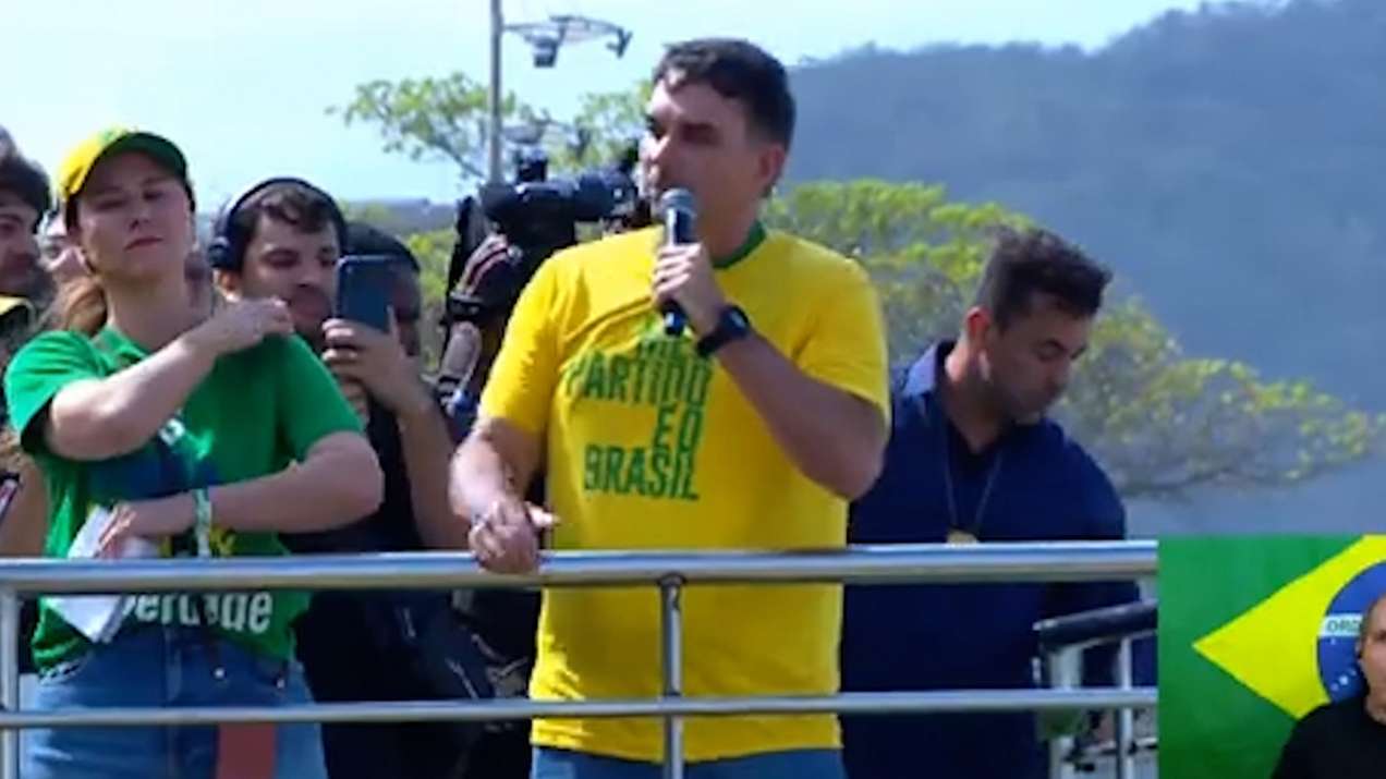Flávio Bolsonaro é o primeiro candidato a sofrer virada, perde para Lula e fracassa na tentativa de levar bolsonarismo de volta ao poder