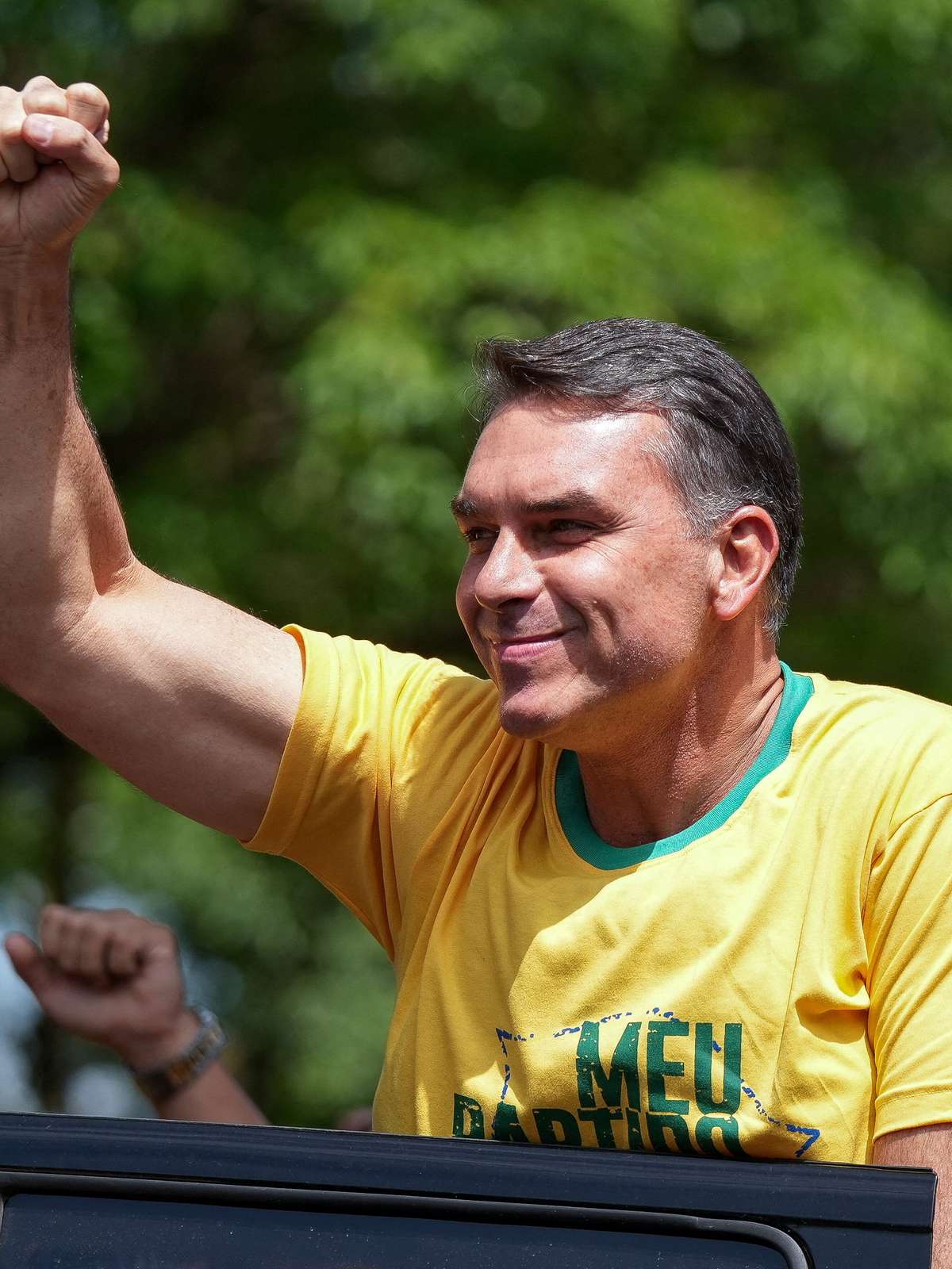 Flávio Bolsonaro é o primeiro candidato a sofrer virada, perde para Lula e fracassa na tentativa de levar bolsonarismo de volta ao poder