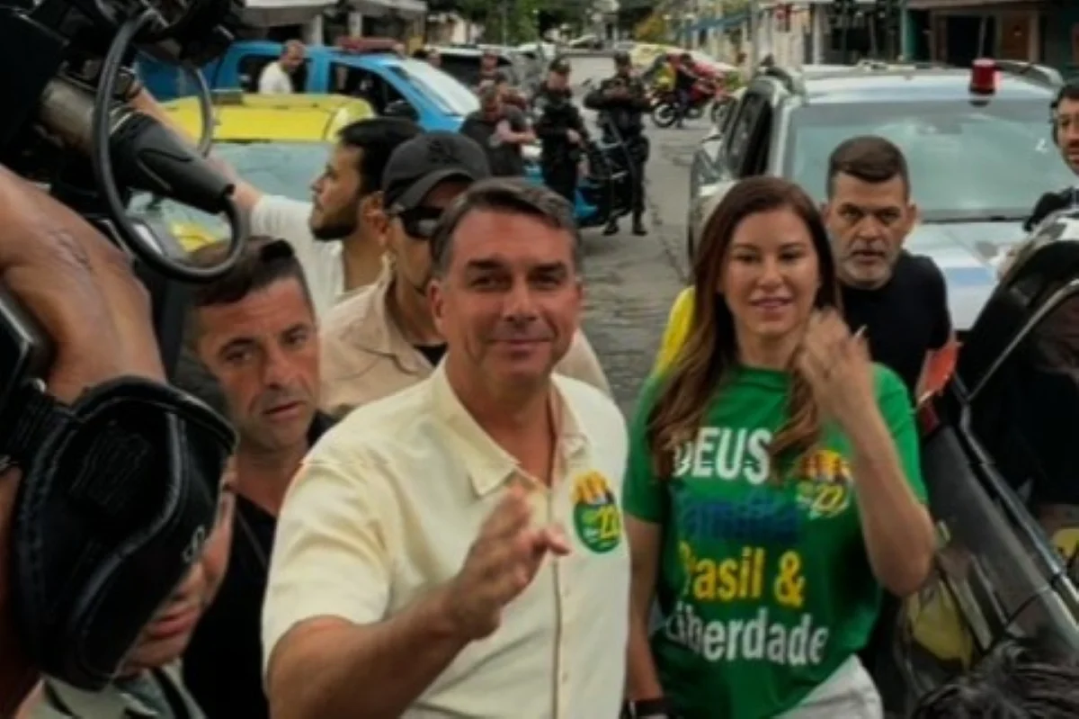 Foto colorida de Flávio Bolsonaro - Metrópoles