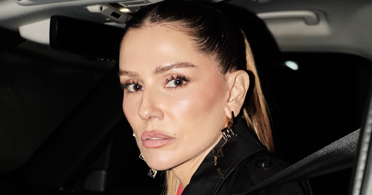 Relembre qual foi a fantasia de Deborah Secco que foi chamada de 'broxante' por ex-diretor da Globo