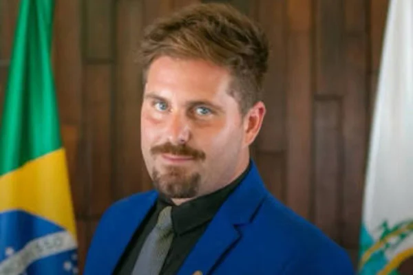 Thiago Gagliasso, irmão de Bruno Gagliasso, é eleito deputado federal