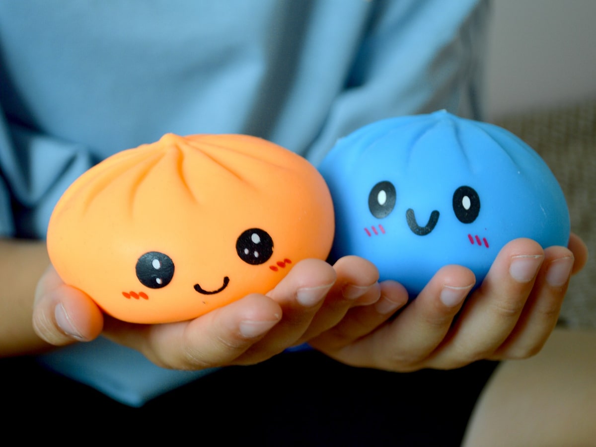 ‘Squishy’: brinquedo que promete relaxar vira febre entre crianças, mas há riscos importantes
