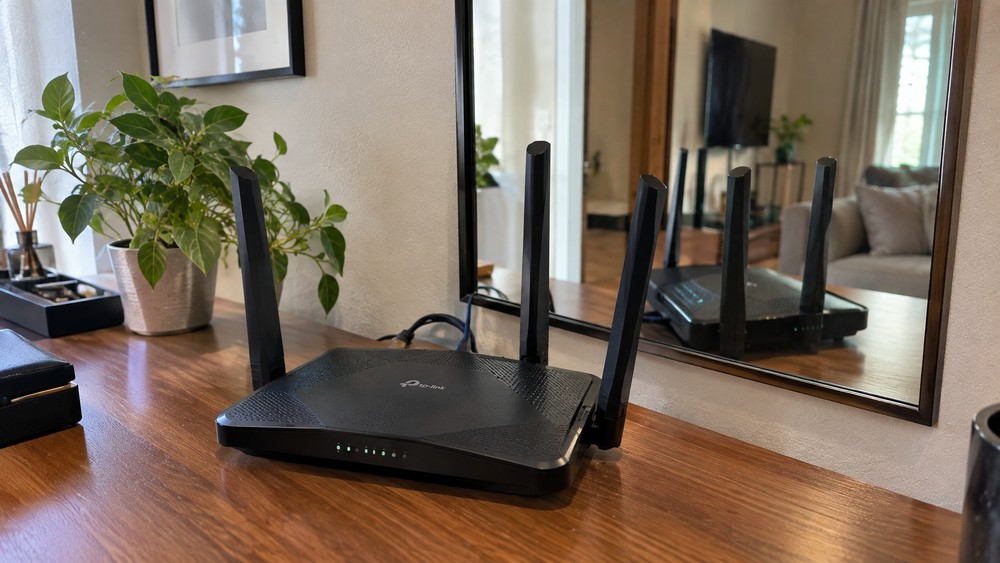 O metal reage ao sinal Wi-Fi e o rebate as ondas para outra direção — Foto: Imagem gerada por IA