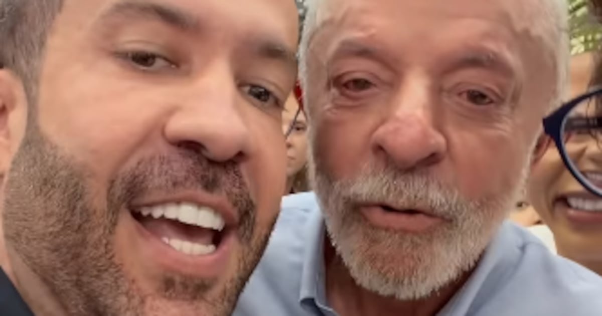 Lula pede adesão a canal de Janones no WhatsApp, e grupo passa de 2 milhões de seguidores