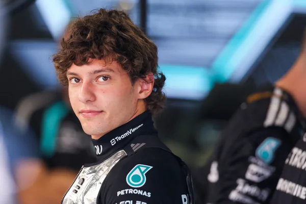 Campeão da F1 em 2016, Rosberg elogia Antonelli e o compara a Schumacher - destaque galeria