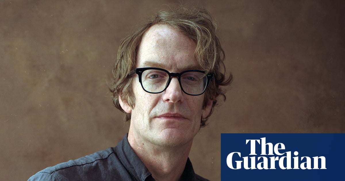 Resenha de Dodge City, de Patrick deWitt – uma viagem a pé fugindo do serviço militar