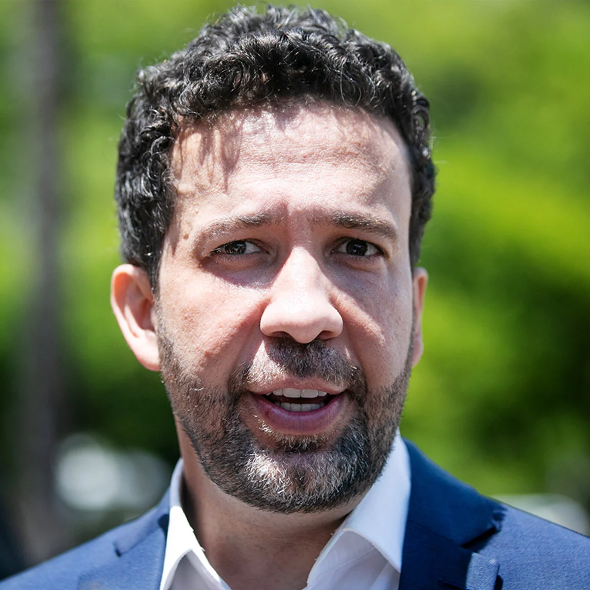 Janones diz que "Lula está reeleito" após canal bater 7 milhões de membros
