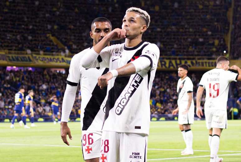 Na Bombonera, Vasco vence o Boca e abre vantagem na semifinal da Sula