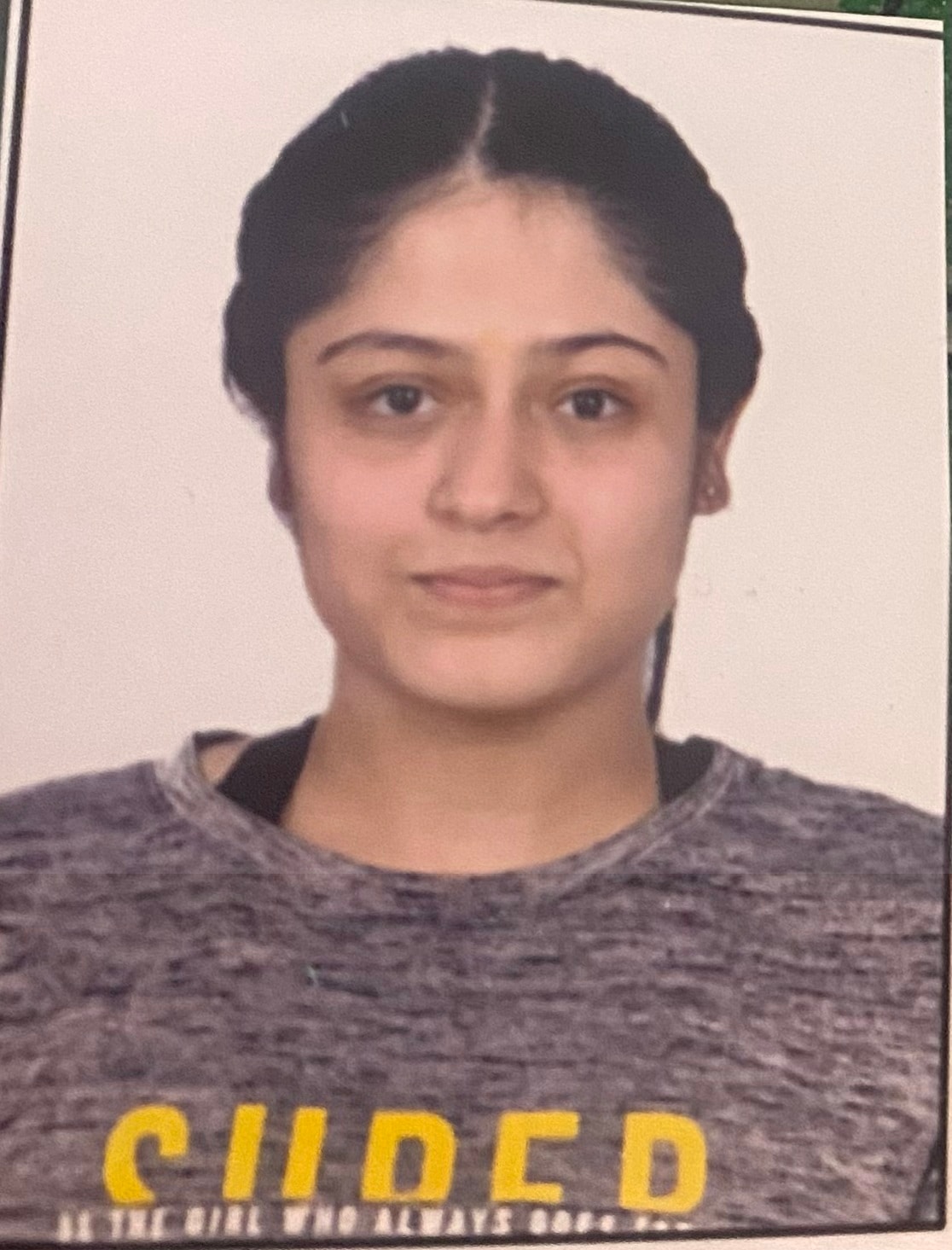 Imagem da matéria: Mini Mathur sente que tem paralisia; Seema Sajdeh diz 'bhagwan mujhe bacha lena', enquanto Ruhee Dosani as leva a viajar na classe econômica. Assistir
