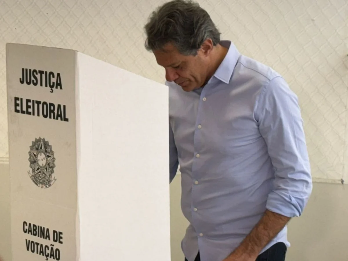 Haddad teve 736 mil votos a mais do que as abstenções em SP