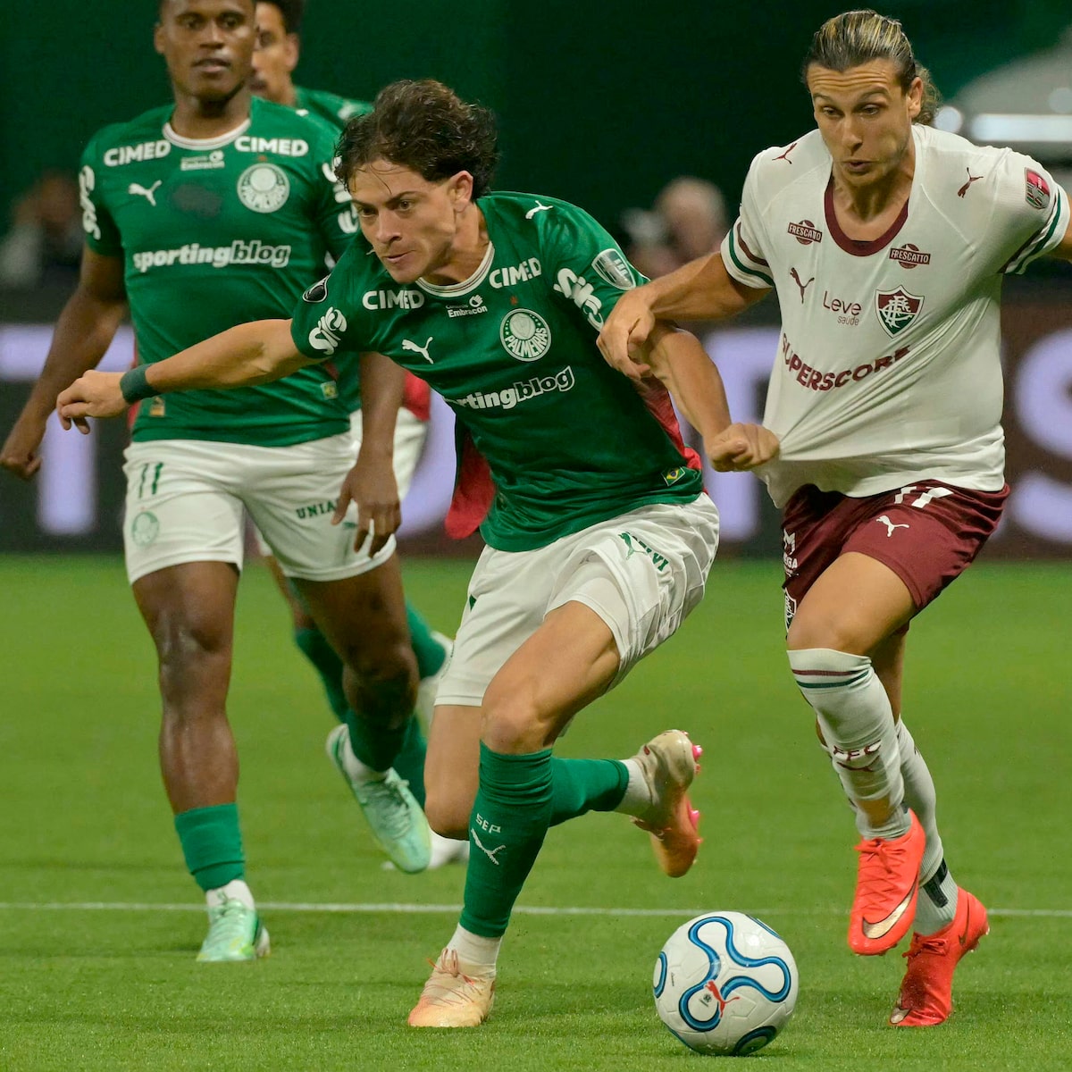 Palmeiras suporta sofrimento em casa e vence Fluminense nos pênaltis para ir à final da Libertadores