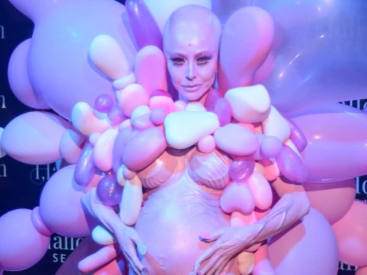 Sabrina Sato teve que se trocar dentro de caminhão para ir ao baile da Sephora